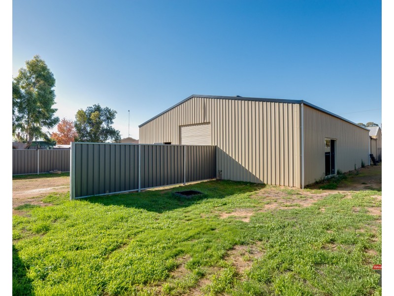 573 Deakin Avenue, Mildura VIC 3500
