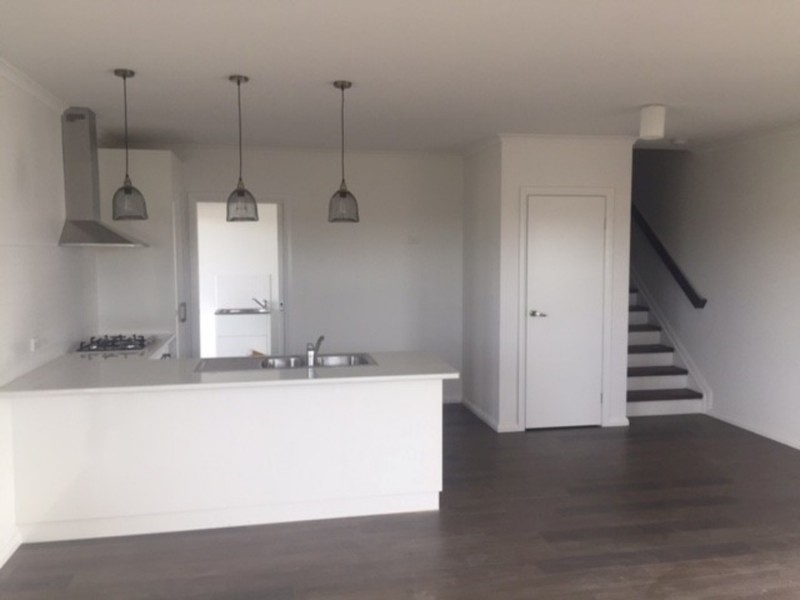 4/9 Toorak Drive, Irymple VIC 3498