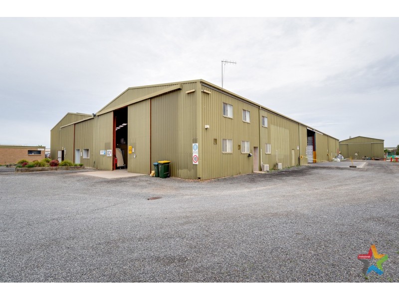 731-733 Koorlong Avenue, Irymple VIC 3498