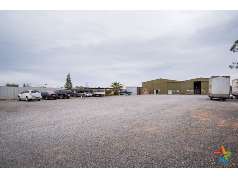 731-733 Koorlong Avenue, Irymple VIC 3498