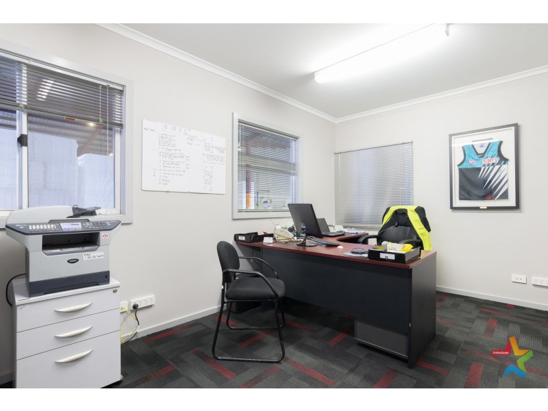 731-733 Koorlong Avenue, Irymple VIC 3498