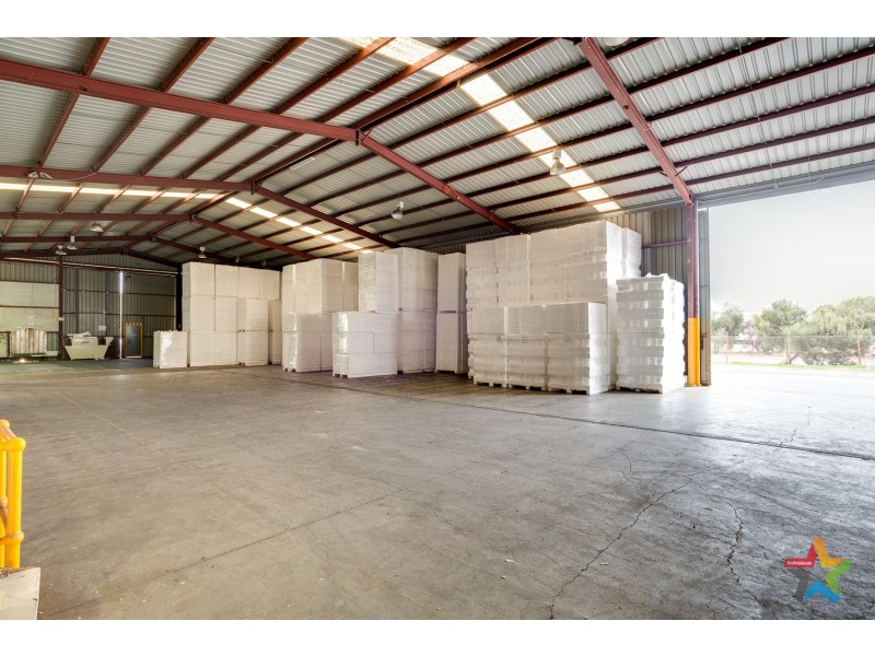 731-733 Koorlong Avenue, Irymple VIC 3498