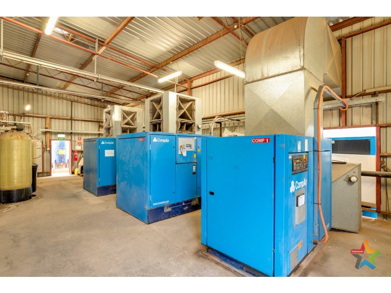 731-733 Koorlong Avenue, Irymple VIC 3498