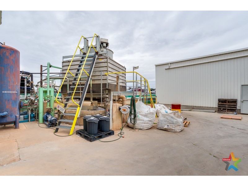 731-733 Koorlong Avenue, Irymple VIC 3498