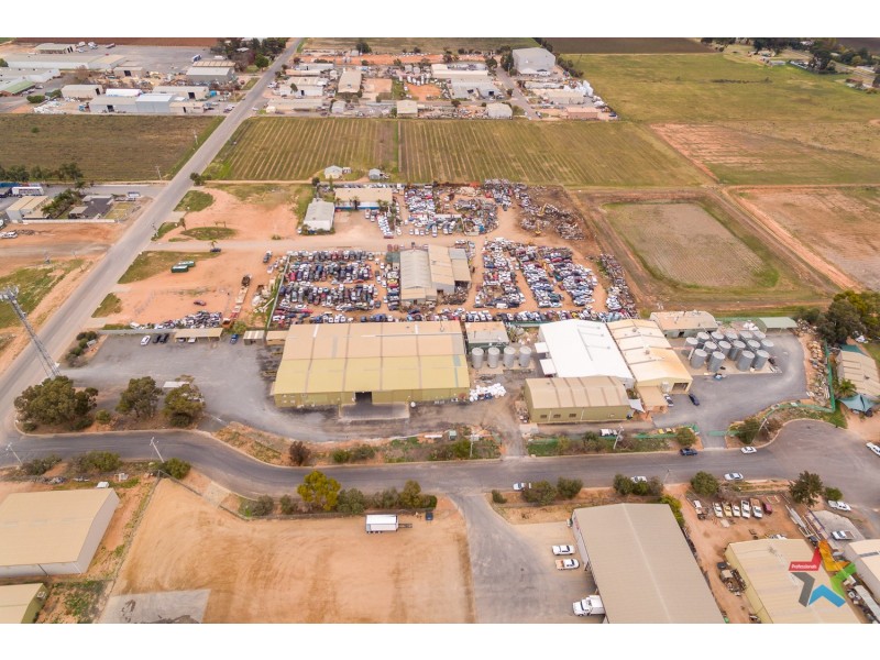 731-733 Koorlong Avenue, Irymple VIC 3498