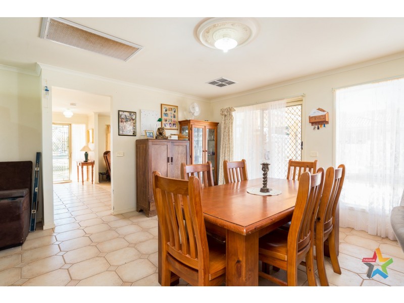 26 Armstrong Avenue, Wentworth NSW 2648