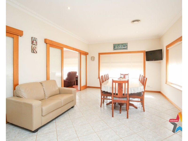 1 Murray Avenue, Red Cliffs VIC 3496