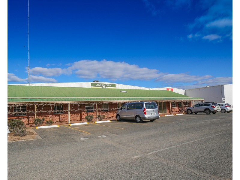 780 Koorlong Avenue, Irymple VIC 3498