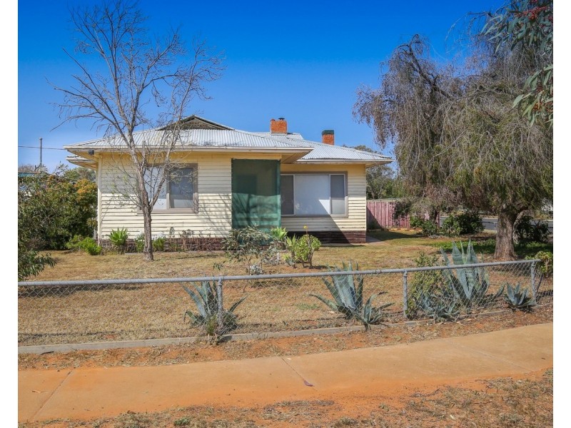 2 Loddon Avenue, Red Cliffs VIC 3496