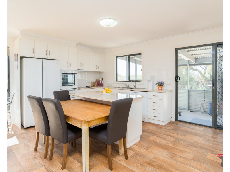 46 Church Road, Curlwaa NSW 2648