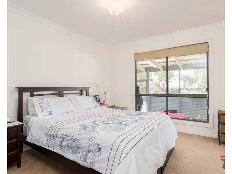46 Church Road, Curlwaa NSW 2648