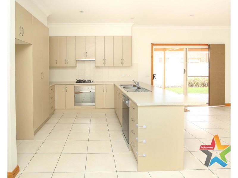 27 Bakogiannis Court, Mildura VIC 3500