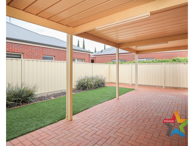 27 Bakogiannis Court, Mildura VIC 3500