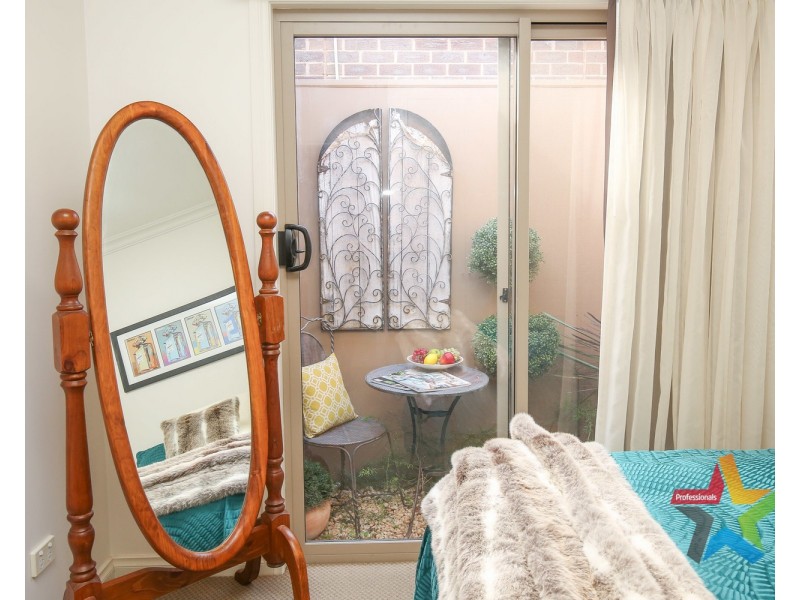 Villa 2/11 Rosemont Avenue, Mildura VIC 3500