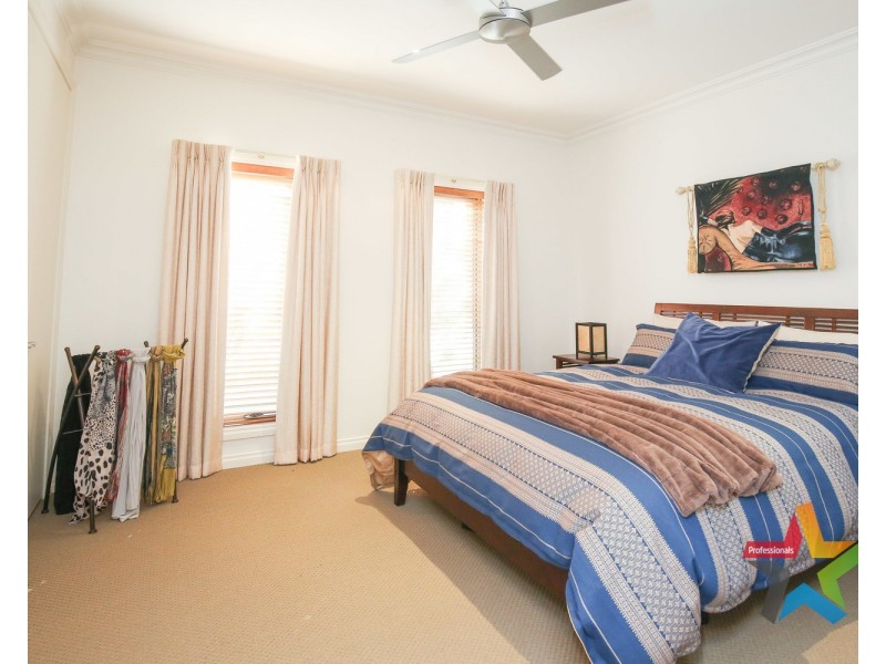 Villa 2/11 Rosemont Avenue, Mildura VIC 3500