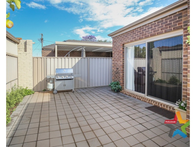 Villa 2/11 Rosemont Avenue, Mildura VIC 3500