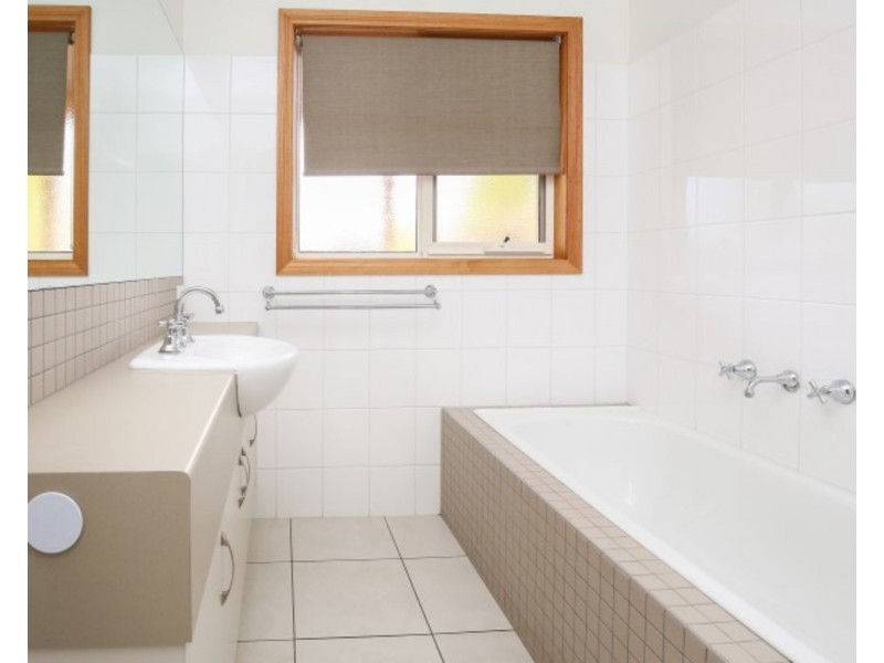 27 Bakogiannis Court, Mildura VIC 3500