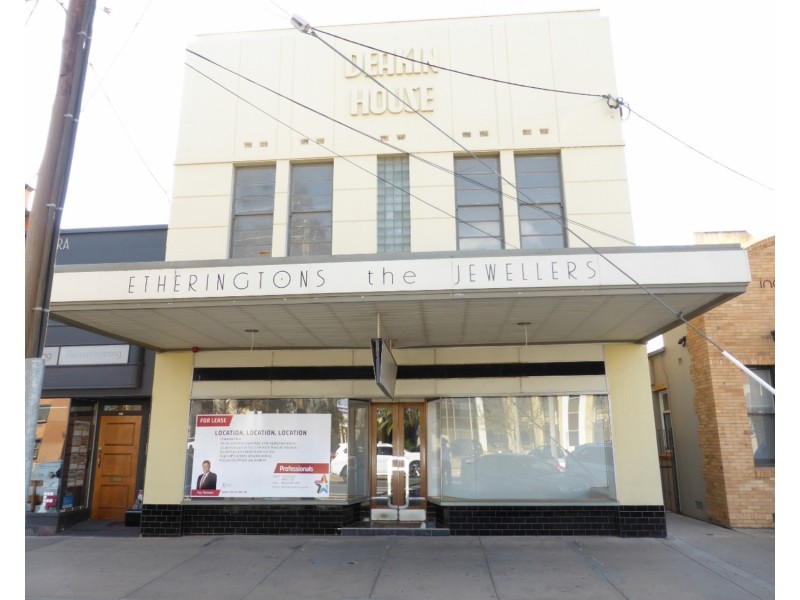 Upstairs/65 Deakin Avenue, Mildura VIC 3500