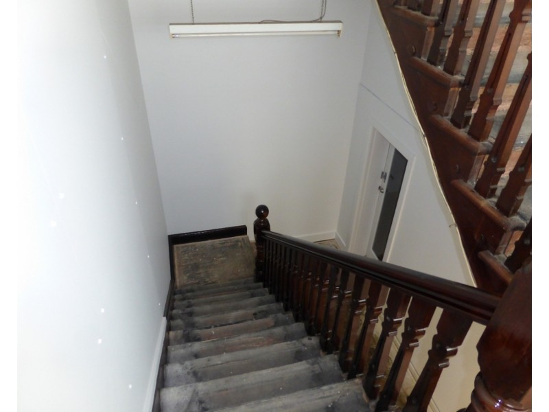 Upstairs/65 Deakin Avenue, Mildura VIC 3500