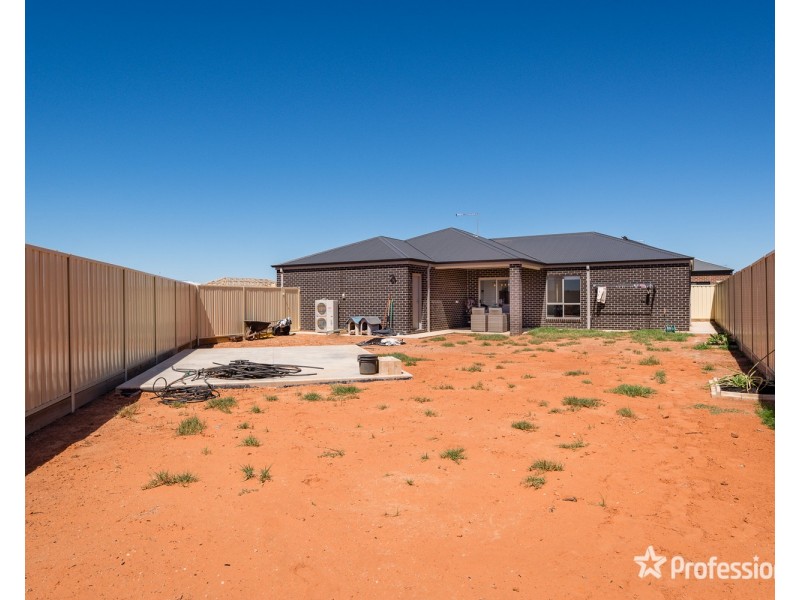 2 Majestic Court, Mildura VIC 3500