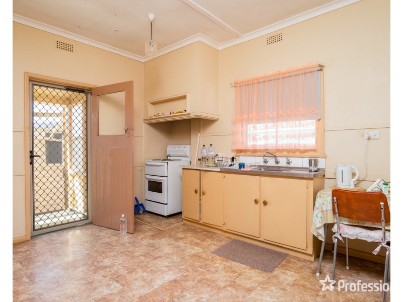12 Loddon Avenue, Red Cliffs VIC 3496