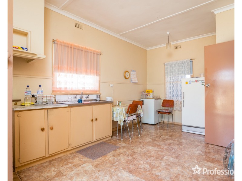 12 Loddon Avenue, Red Cliffs VIC 3496
