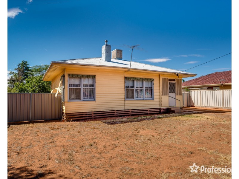 12 Loddon Avenue, Red Cliffs VIC 3496