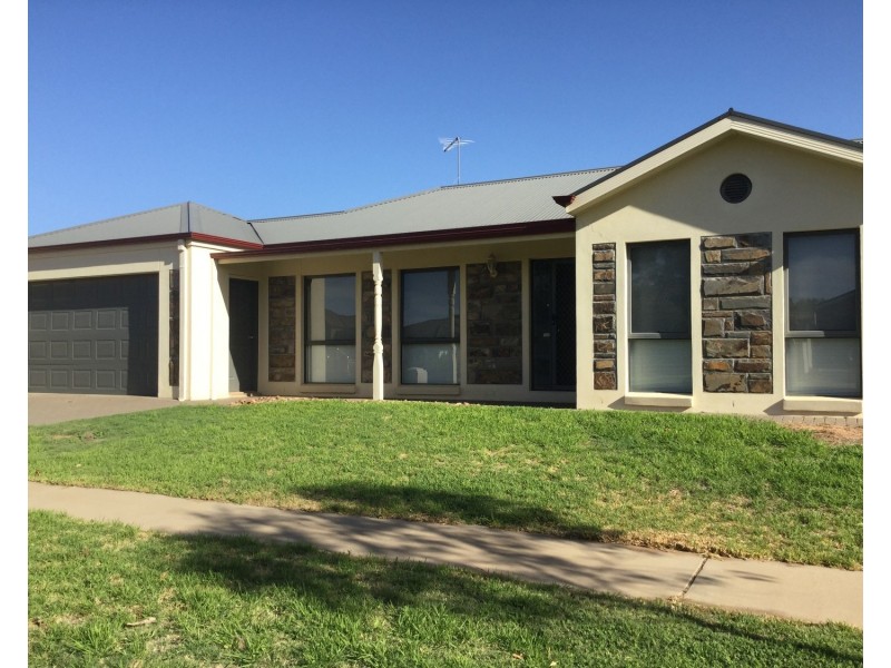 8 Bristol Way, Mildura VIC 3500