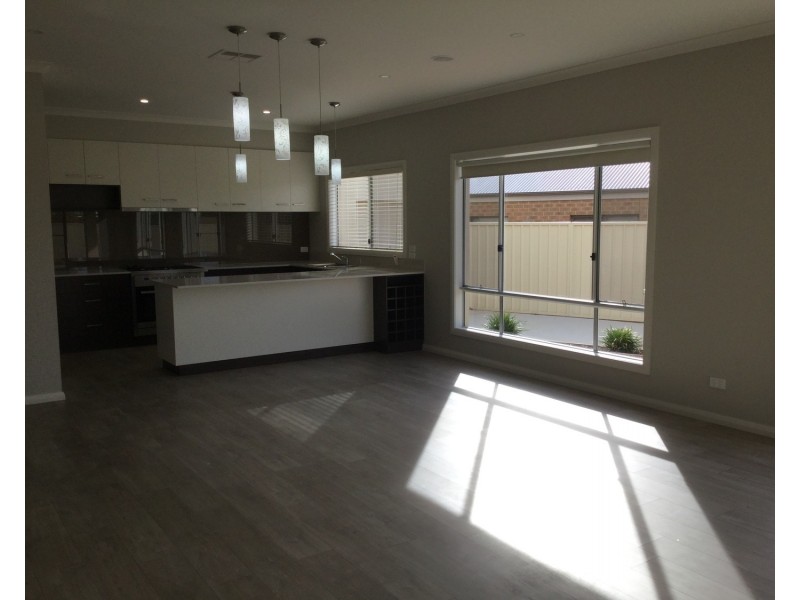 13 Lakeview Court, Mildura VIC 3500