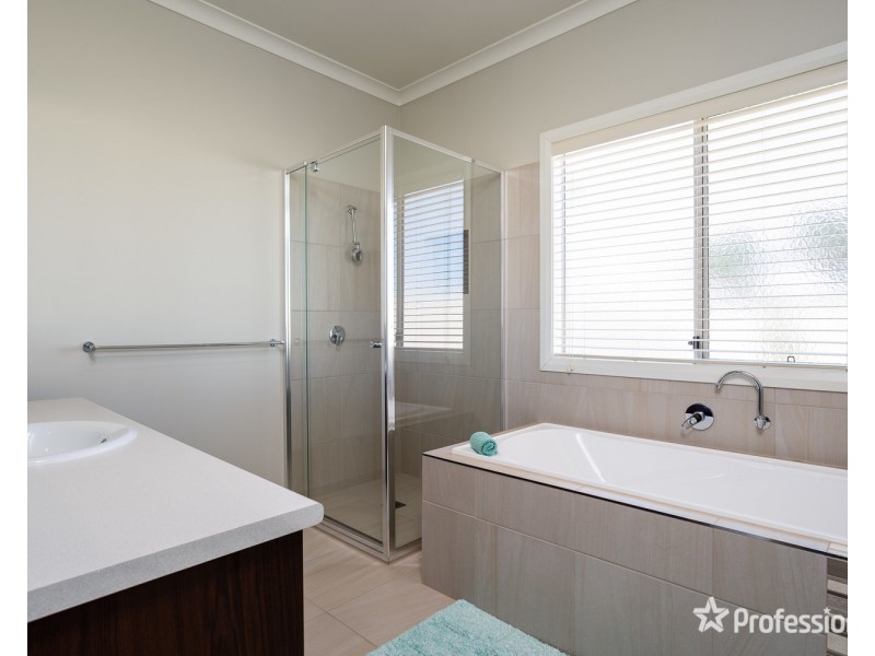 13 Lakeview Court, Mildura VIC 3500