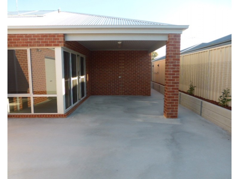 2/5 Phillipa Crescent, Mildura VIC 3500