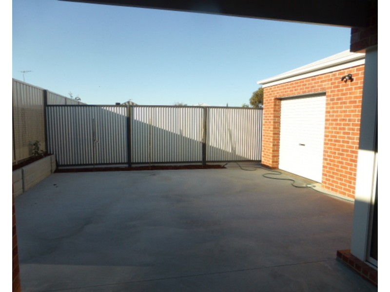 2/5 Phillipa Crescent, Mildura VIC 3500