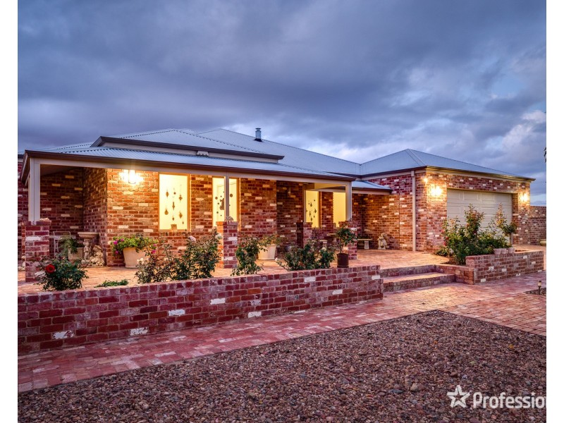 13 Summer Drive, Buronga NSW 2739