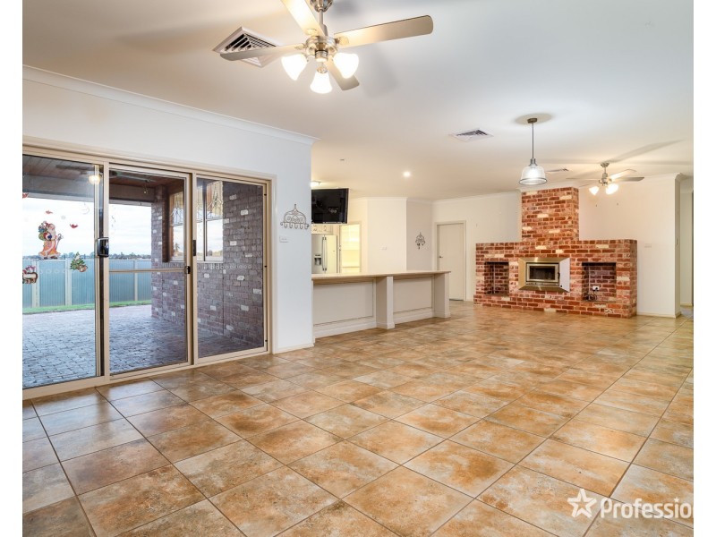 13 Summer Drive, Buronga NSW 2739