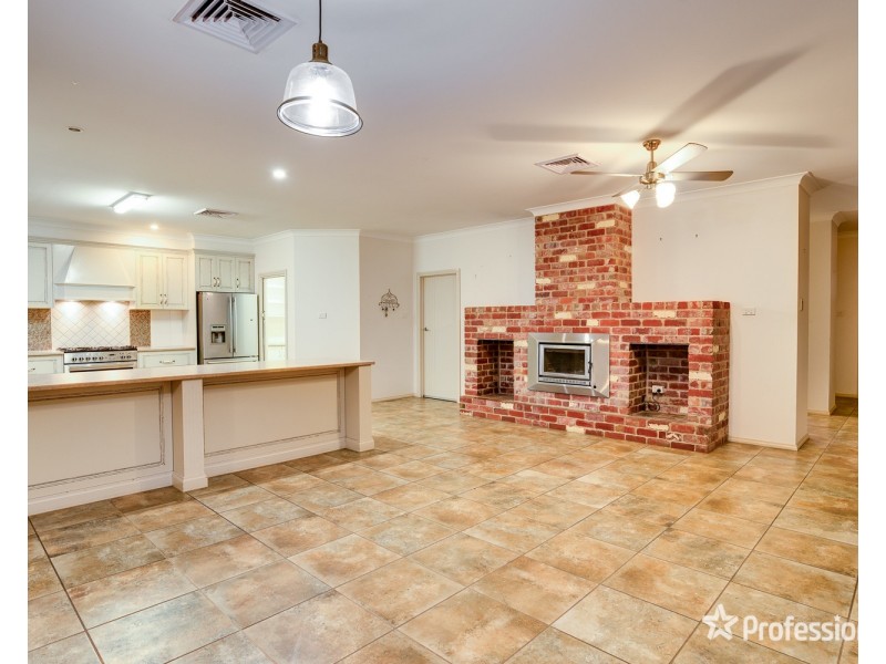 13 Summer Drive, Buronga NSW 2739