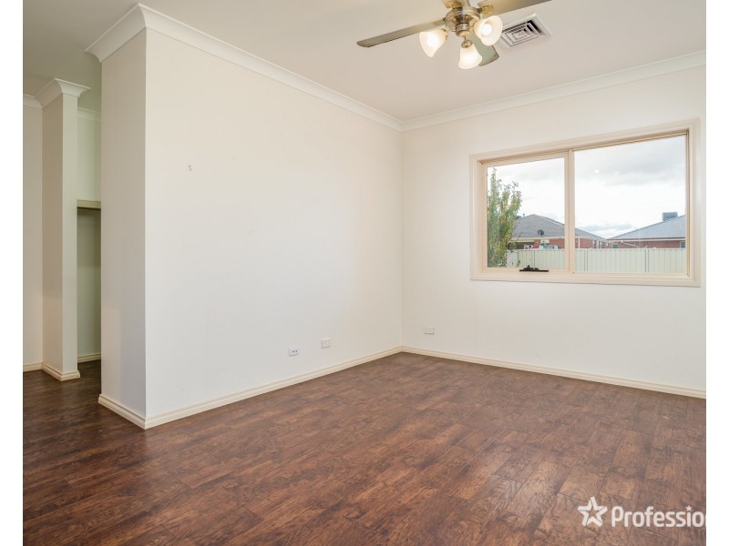 13 Summer Drive, Buronga NSW 2739