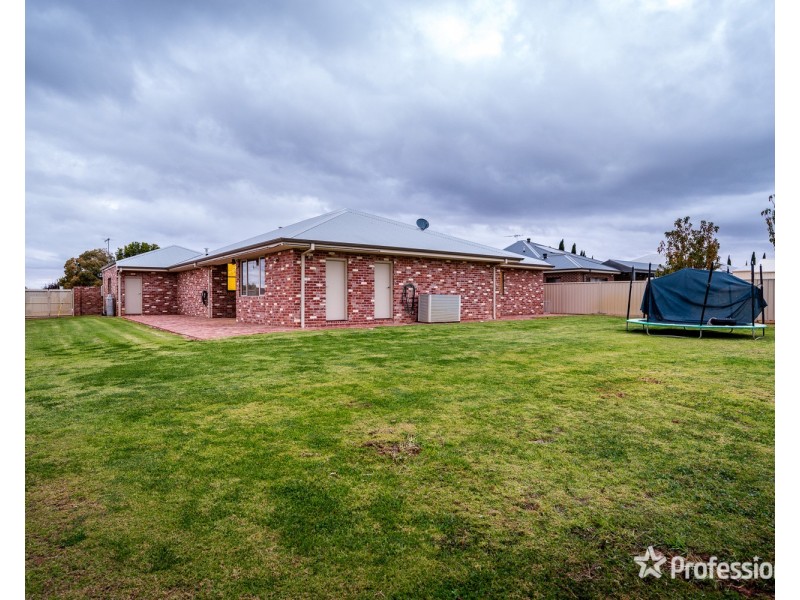 13 Summer Drive, Buronga NSW 2739