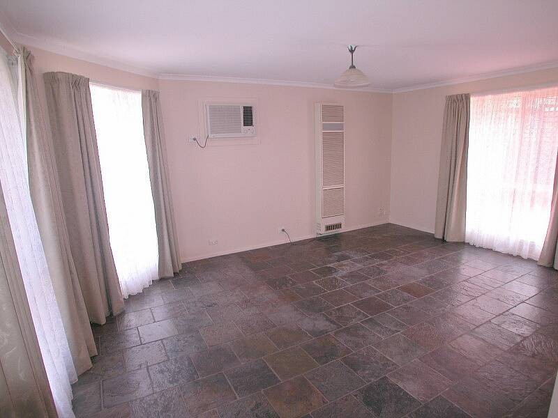 2/12 Bremner Court, Mill Park VIC 3082