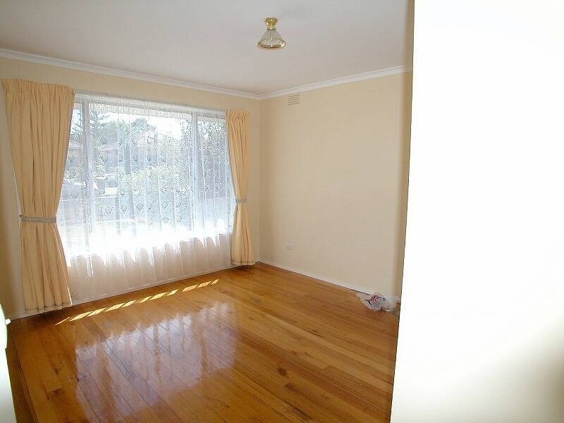 19 Kirwan Avenue, Lalor VIC 3075