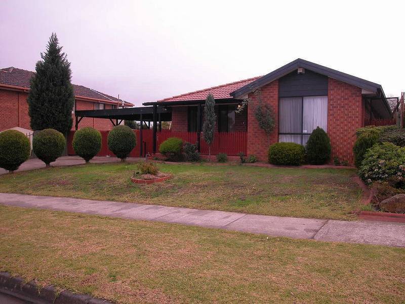 10 Mimosa Road, Mill Park VIC 3082