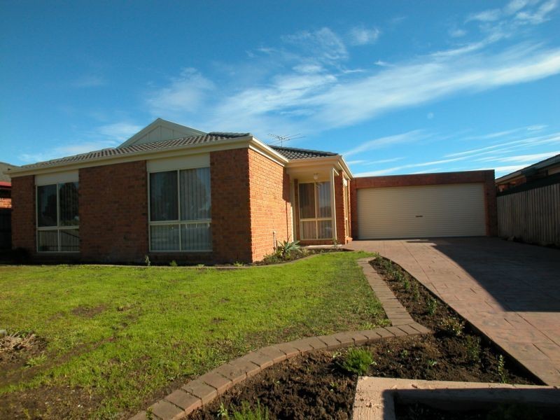 122 Manning Clarke Road, Mill Park VIC 3082