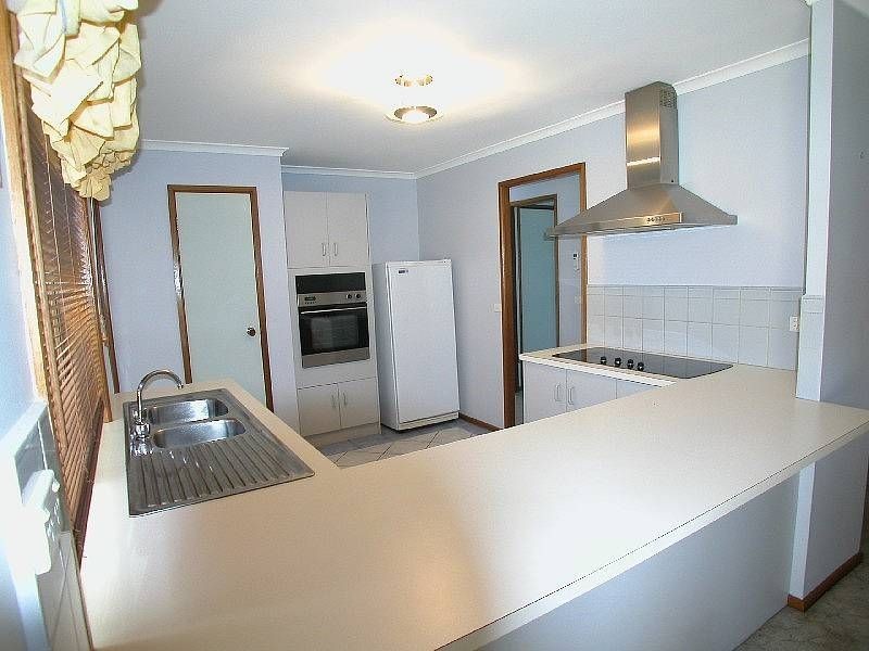 100 Garden Grove Drive, Mill Park VIC 3082