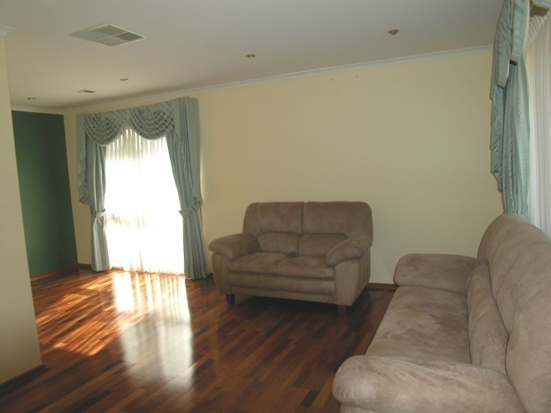 15 Irons Court, Epping VIC 3076