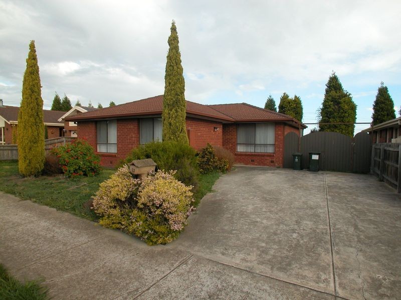 13 Golflinks Drive, Mill Park VIC 3082