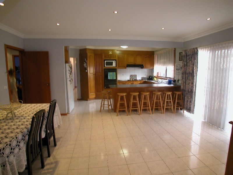 24 Timmins Court, Mill Park VIC 3082