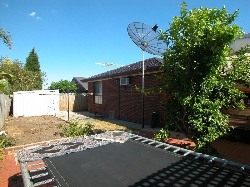 24 Timmins Court, Mill Park VIC 3082
