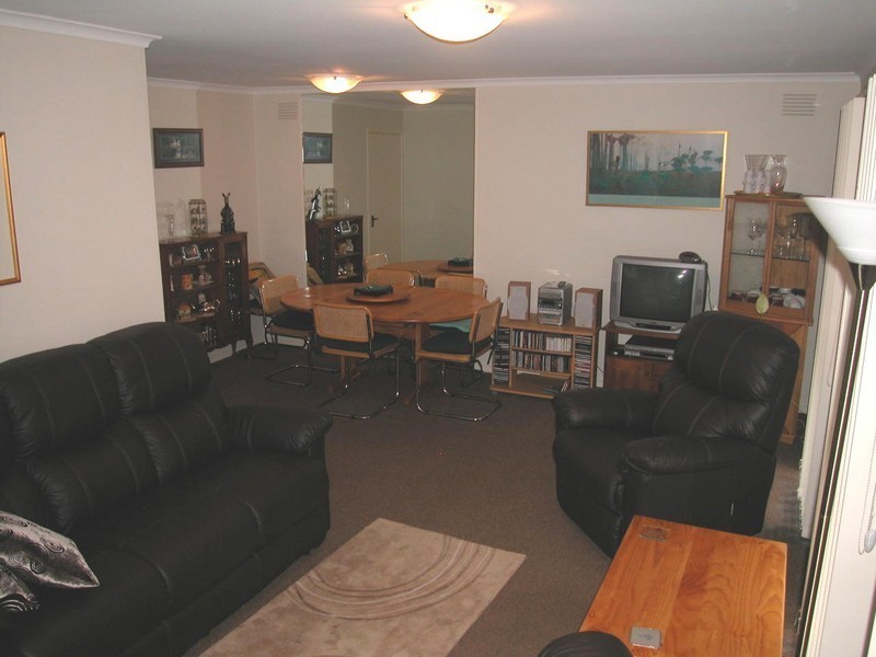 9 Higgs Avenue, Mill Park VIC 3082