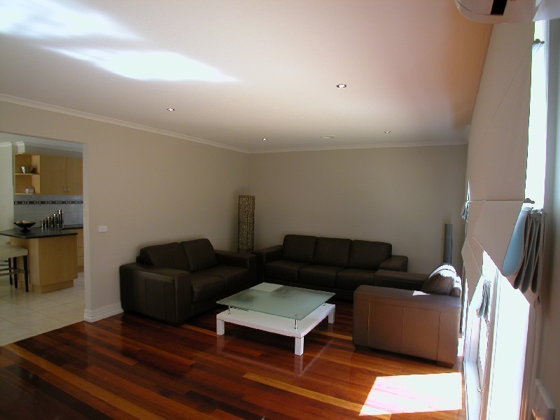 19 Tennyson Circuit, Mill Park VIC 3082