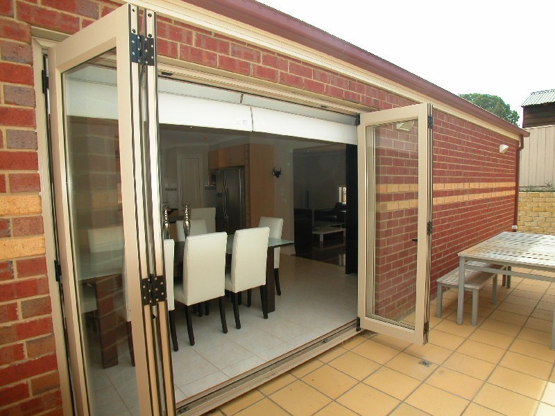 19 Tennyson Circuit, Mill Park VIC 3082