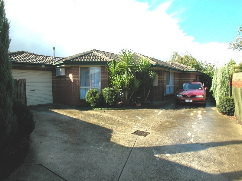 2/12 Bremner Court, Mill Park VIC 3082